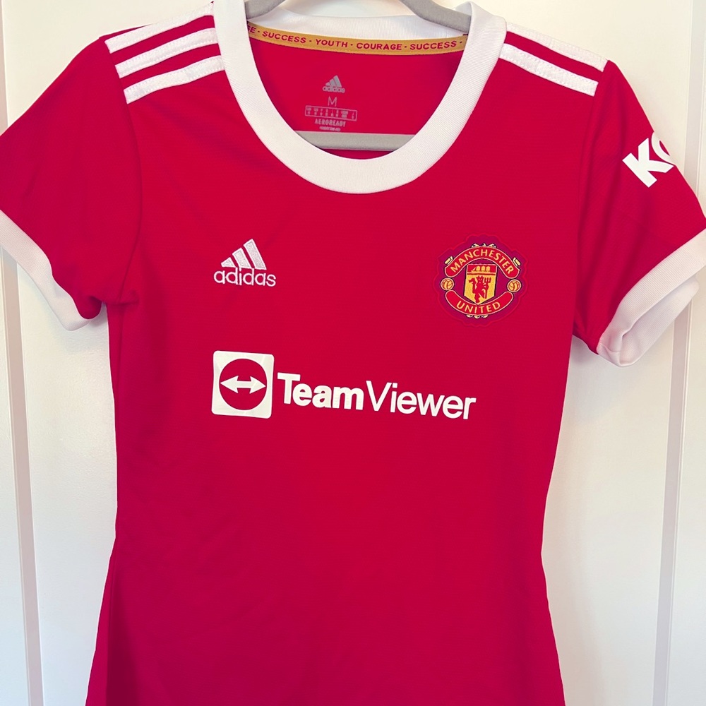 NWT Manchester United Women’s Jersey